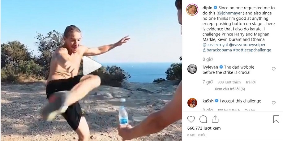 Max Holloway vừa tạo ra trend thử thách mới trên mạng xã hội Max Holloway vừa tạo ra trend thử thách mới trên mạng xã hội